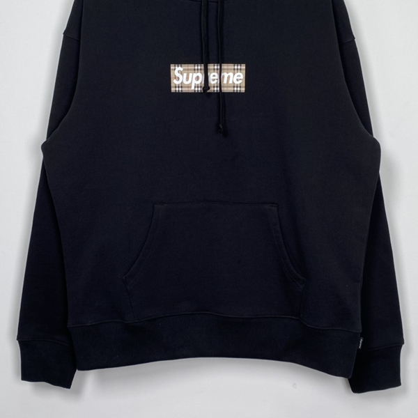 ブランドパーカー側面デザイン